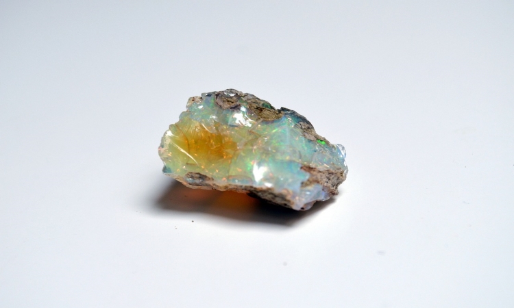Opal Taşı Özellikleri ve Faydaları